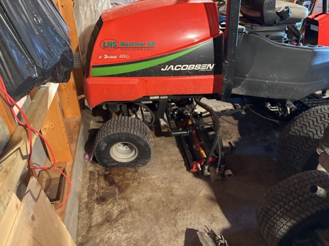 1321546-5 Riding lawn mower Jacobsen LF3800 4WD