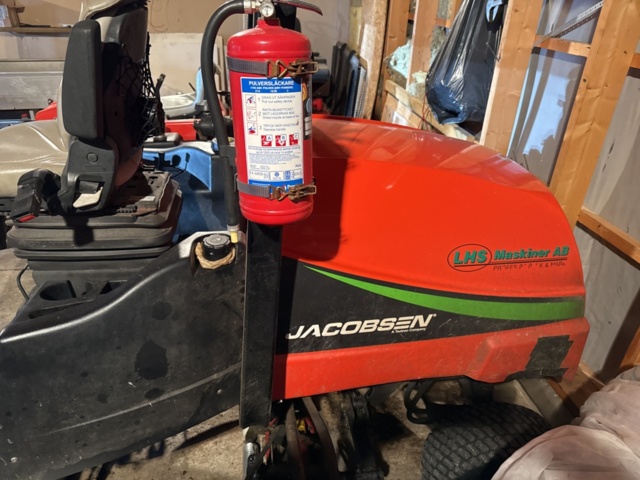 1321546-15 Riding lawn mower Jacobsen LF3800 4WD