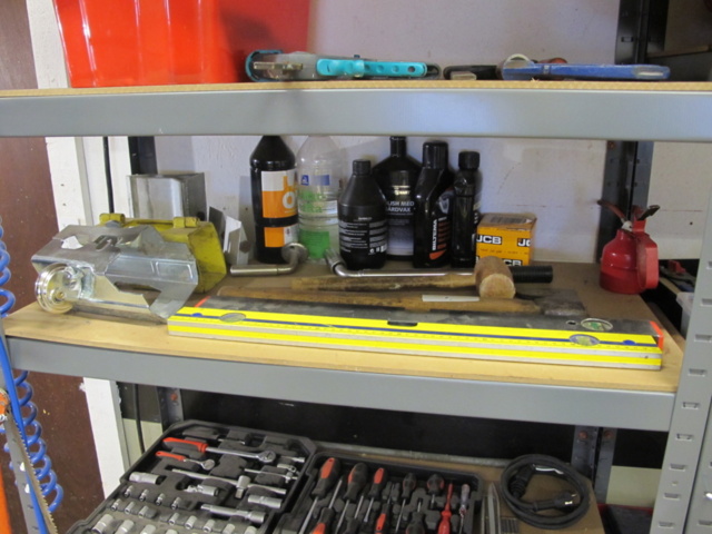 1302316-4 2 Sections shelf plan with content