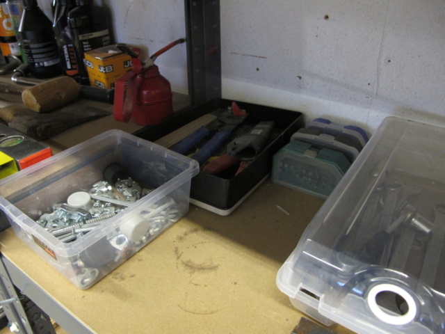 1302316-9 2 Sections shelf plan with content