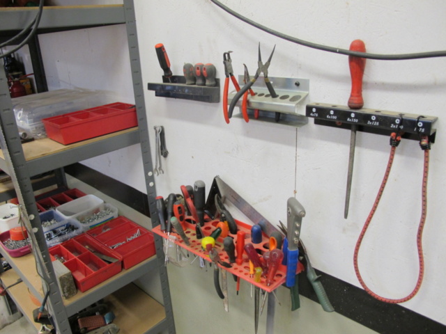 1302316-16 2 Sections shelf plan with content