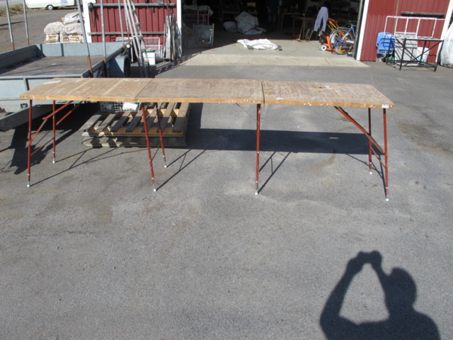 1302366-2 Tapetseringsbord