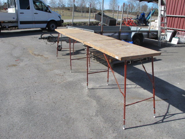 1302366-3 Tapetseringsbord