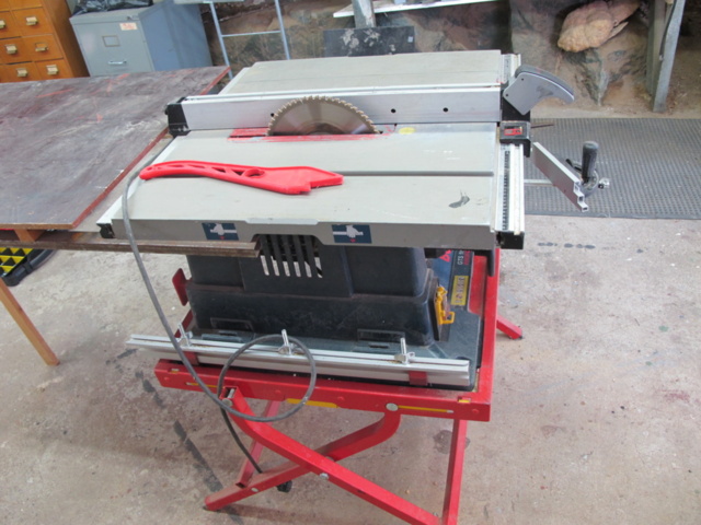 1302393-4 Bosch GTS10 rip saw