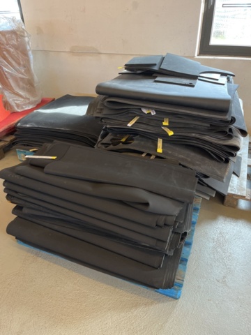 1345974-1 Mixed batch with cellular rubber