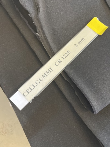 1345974-2 Mixed batch with cellular rubber