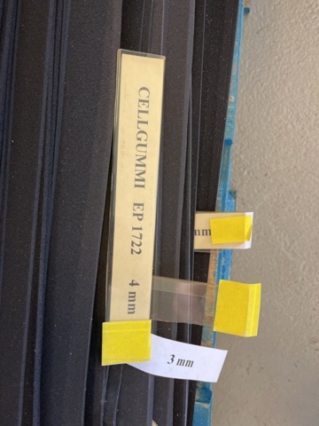 1345974-3 Mixed batch with cellular rubber