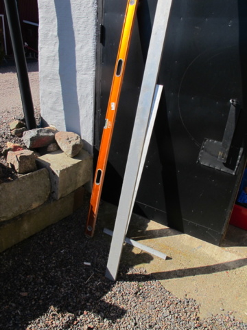 1302402-2 Bacho spirit level and straightedge