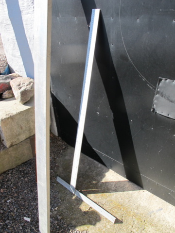 1302402-4 Bacho spirit level and straightedge