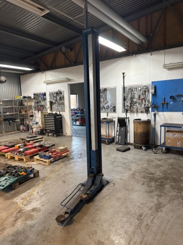 1321594-3 Vehicle lift two-post lift Nussbaum 3000kg