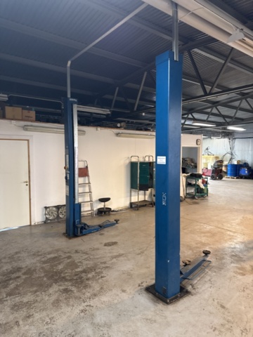 1321594-6 Vehicle lift two-post lift Nussbaum 3000kg