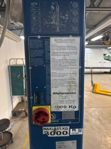 1321594-10 Vehicle lift two-post lift Nussbaum 3000kg