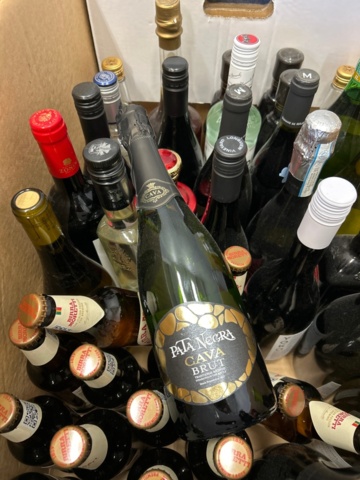 1339407-7 Lot of alcoholic beverages (This item is only sold to stockists)