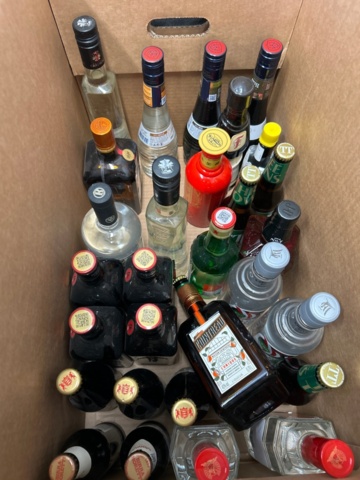 1339407-9 Lot of alcoholic beverages (This item is only sold to stockists)