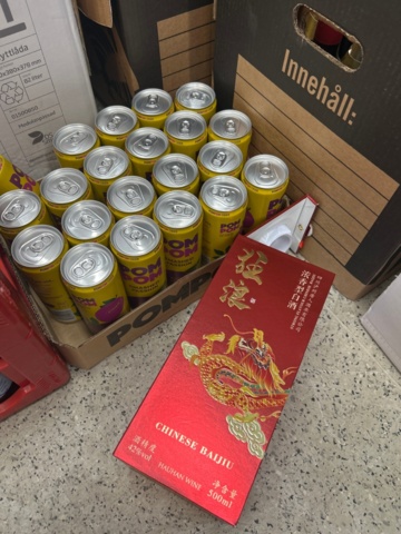 1339407-17 Lot of alcoholic beverages (This item is only sold to stockists)