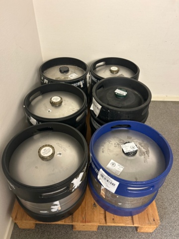 1339407-23 Lot of alcoholic beverages (This item is only sold to stockists)