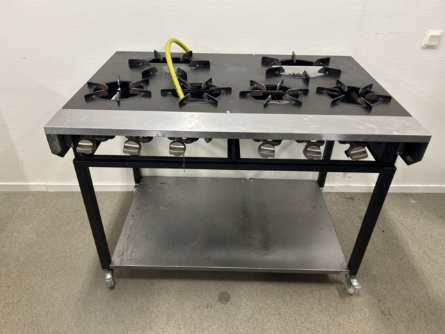 1315925-1 Gas stove with 6 burners, on wheels