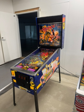 1343569-1 Pinball - Bally Radical!