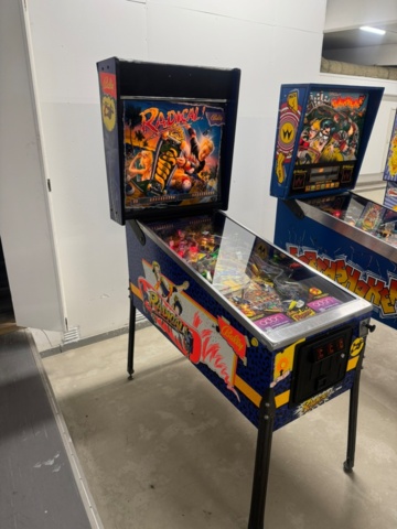 1343569-2 Pinball - Bally Radical!