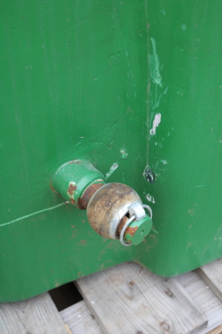 1300568-7 Counterweight 1000 kg John Deere