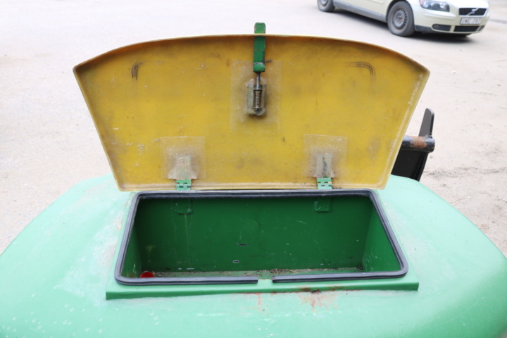 1300568-10 Counterweight 1000 kg John Deere