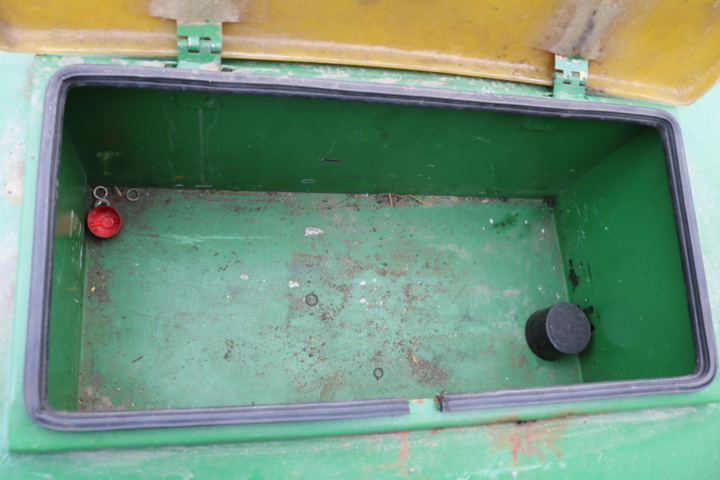 1300568-11 Counterweight 1000 kg John Deere