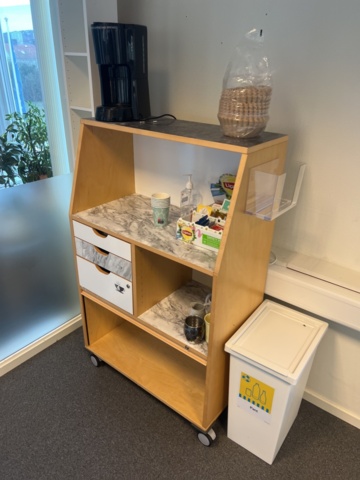 1325623-11 Large collection of various office furniture