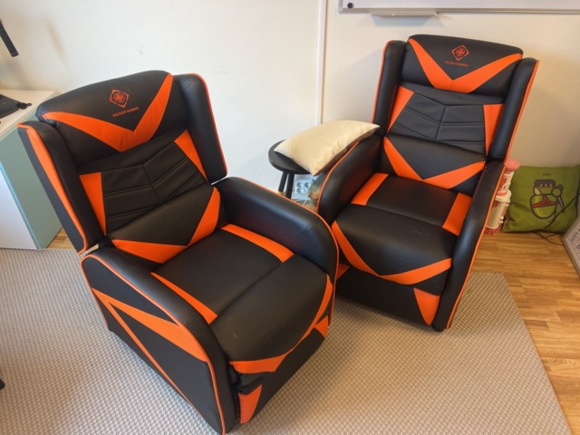 1325629-1 Armchairs 2pcs