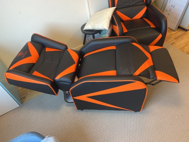 1325629-2 Armchairs 2pcs