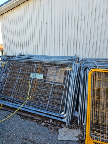 1346443-3 Collection with construction fence for demarcation