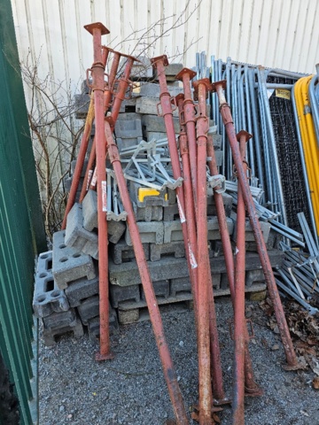 1346443-5 Collection with construction fence for demarcation