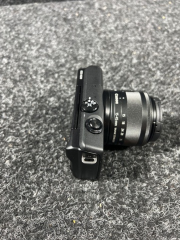 1325636-4 System camera - Canon EOS M200