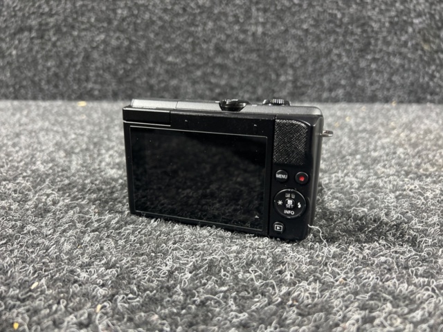 1325636-5 System camera - Canon EOS M200