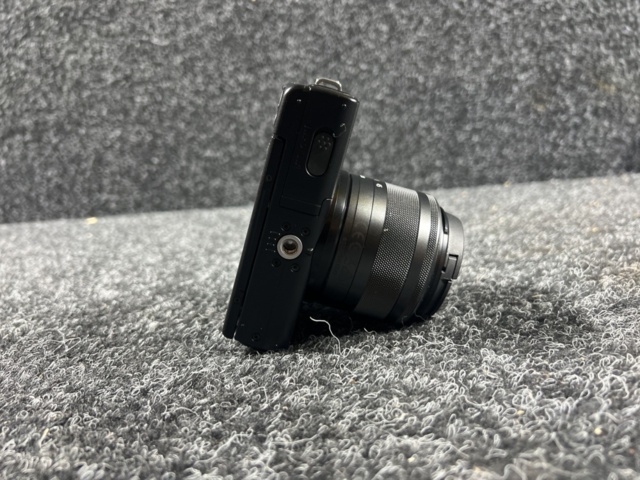 1325636-6 System camera - Canon EOS M200