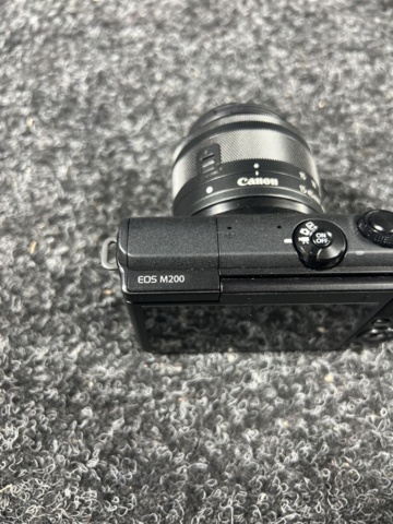 1325636-9 System camera - Canon EOS M200