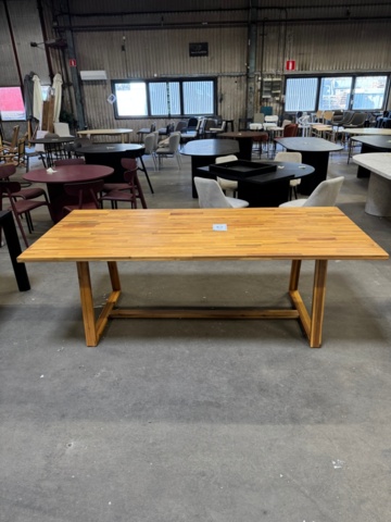 1312930-1 Outdoor table