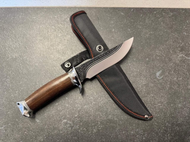 1346920-1 1 pc Hunting & outdoor knife - Fangtail detailed handle in Black Pakka wood and steel