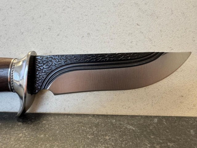 1346920-2 1 pc Hunting & outdoor knife - Fangtail detailed handle in Black Pakka wood and steel