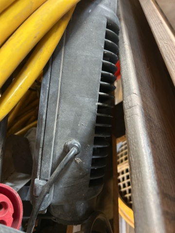 1332663-3 Collection of electrical cables, cable reels and fan heaters