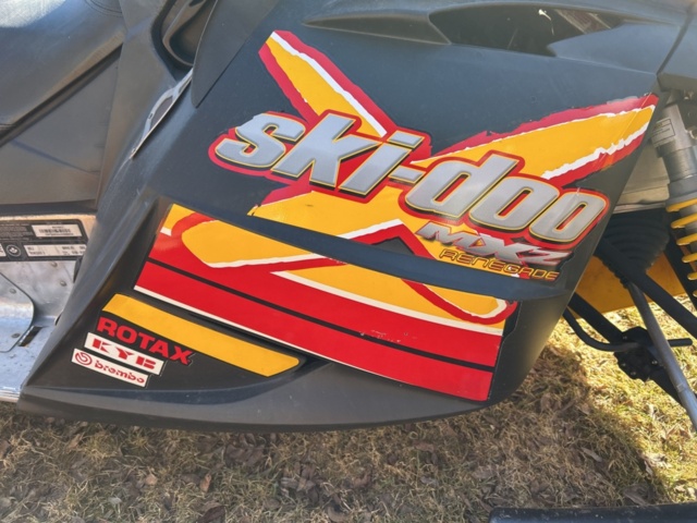 1337358-7 Snowmobile Ski-Doo MXZ Renegade 800 137hp -2004