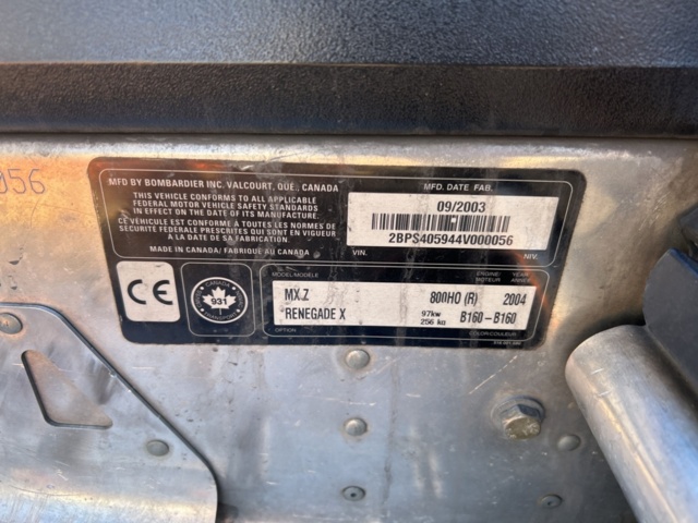 1337358-8 Snowmobile Ski-Doo MXZ Renegade 800 137hp -2004