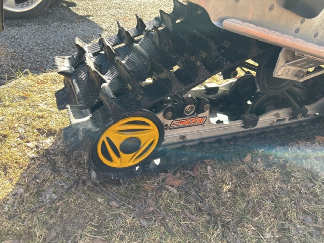 1337358-9 Snowmobile Ski-Doo MXZ Renegade 800 137hp -2004