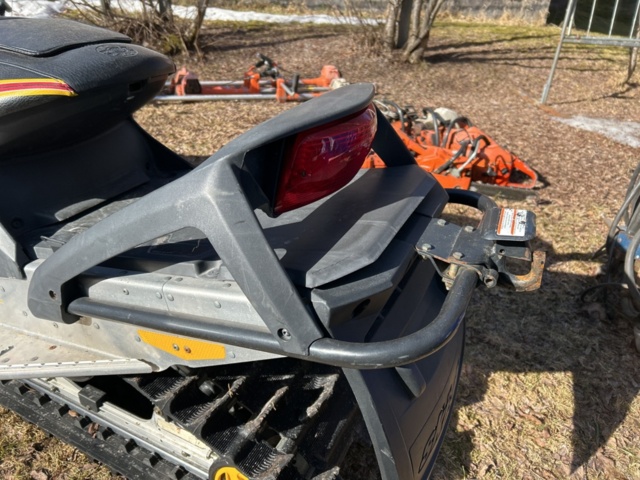 1337358-11 Snowmobile Ski-Doo MXZ Renegade 800 137hp -2004