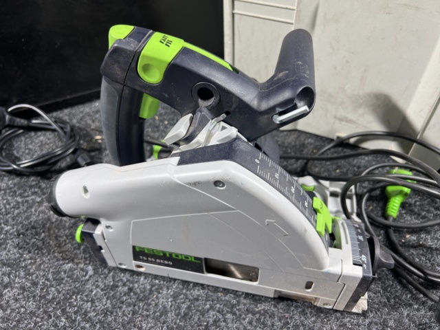 1333981-2 Circular saw and computer monitor - Festool / BenQ