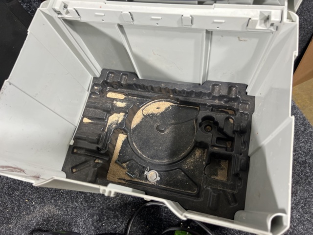 1333981-4 Circular saw and computer monitor - Festool / BenQ