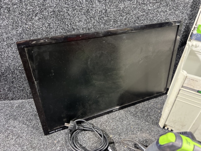 1333981-5 Circular saw and computer monitor - Festool / BenQ