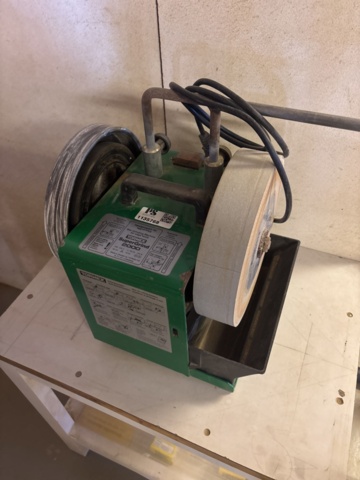 1135768-2 Tormek wet grinder