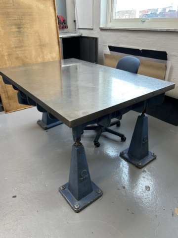 Planing table hand scraped Servus - PS Auction - We value the future ...