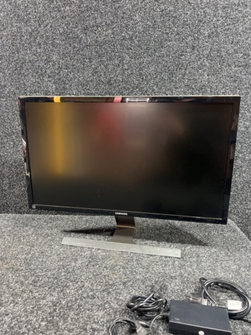 1325641-8 Computer monitors 3pcs 27-32"