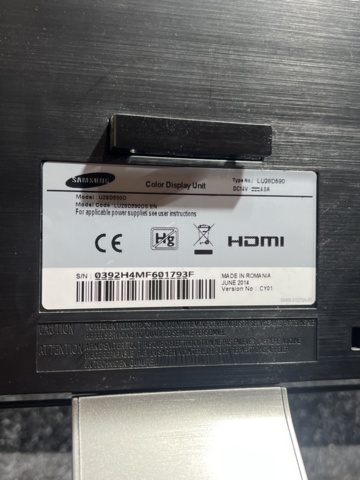 1325641-9 Computer monitors 3pcs 27-32"